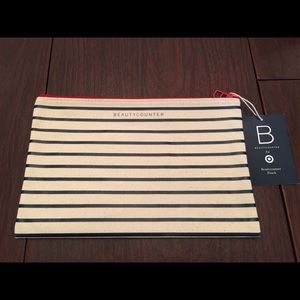Beautycounter (pouch)